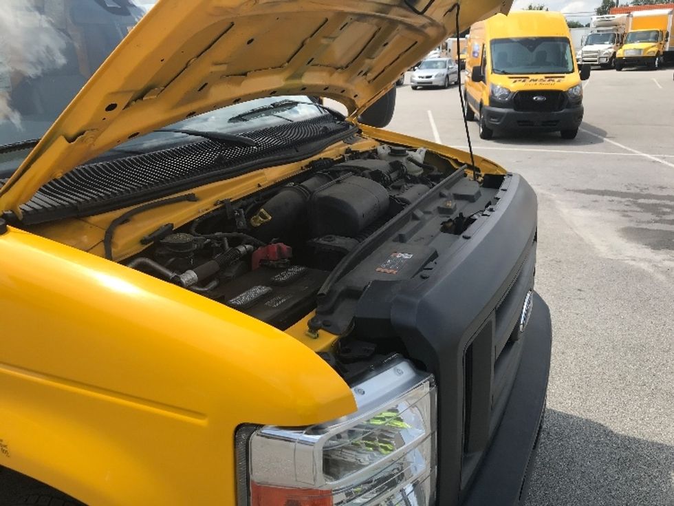 Light Duty Box Truck-Light and Medium Duty Trucks-Ford-2022-E350-Louisville-KY-98,284\n\t\tmiles-$ 25,250 - Image 23
