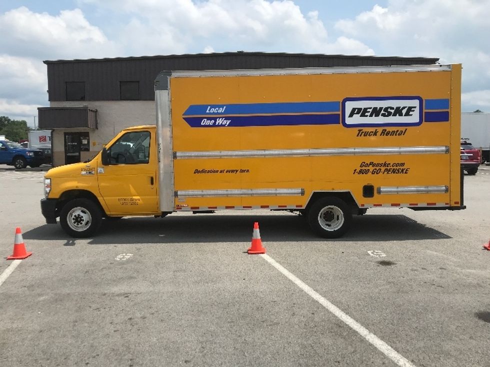 Light Duty Box Truck-Light and Medium Duty Trucks-Ford-2022-E350-Louisville-KY-98,284\n\t\tmiles-$ 25,250 - Image 4