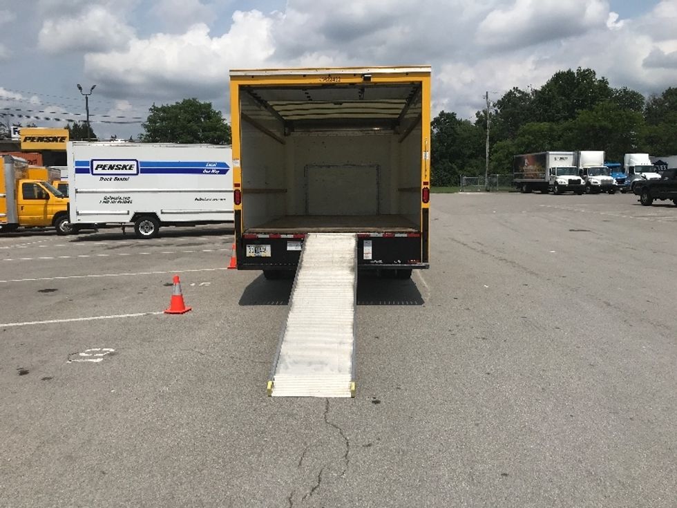 Light Duty Box Truck-Light and Medium Duty Trucks-Ford-2022-E350-Louisville-KY-98,284\n\t\tmiles-$ 25,250 - Image 9