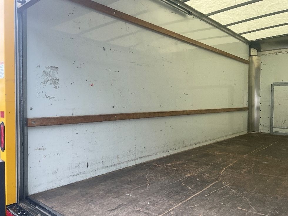 Light Duty Box Truck-Light and Medium Duty Trucks-Ford-2022-E350-Louisville-KY-99,448\n\t\tmiles-$ 27,250 - Image 10