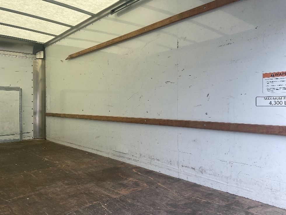 Light Duty Box Truck-Light and Medium Duty Trucks-Ford-2022-E350-Louisville-KY-99,448\n\t\tmiles-$ 27,250 - Image 11