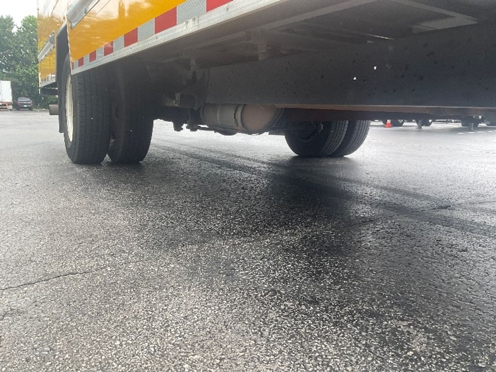 Light Duty Box Truck-Light and Medium Duty Trucks-Ford-2022-E350-Louisville-KY-99,448\n\t\tmiles-$ 27,250 - Image 13