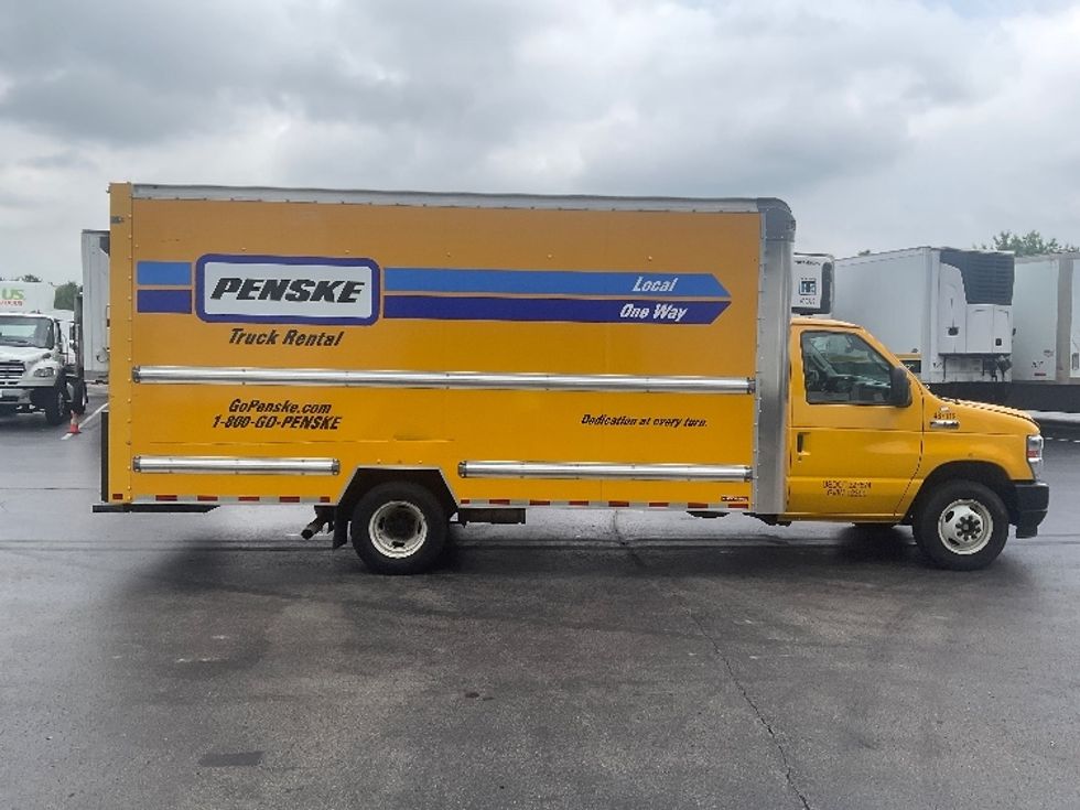Light Duty Box Truck-Light and Medium Duty Trucks-Ford-2022-E350-Louisville-KY-99,448\n\t\tmiles-$ 27,250 - Image 14
