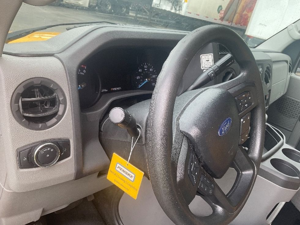 Light Duty Box Truck-Light and Medium Duty Trucks-Ford-2022-E350-Louisville-KY-99,448\n\t\tmiles-$ 27,250 - Image 16