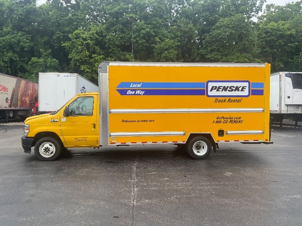 Light Duty Box Truck-Light and Medium Duty Trucks-Ford-2022-E350-Louisville-KY-99,448\n\t\tmiles-$ 27,250 - Image 4
