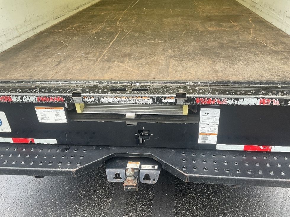 Light Duty Box Truck-Light and Medium Duty Trucks-Ford-2022-E350-Louisville-KY-99,448\n\t\tmiles-$ 27,250 - Image 9