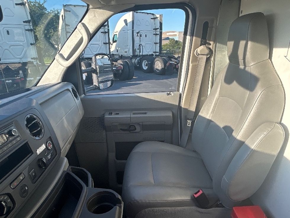 Light Duty Box Truck-Light and Medium Duty Trucks-Ford-2022-E350-Loveland-CO-107,611\n\t\tmiles-$ 28,750 - Image 19