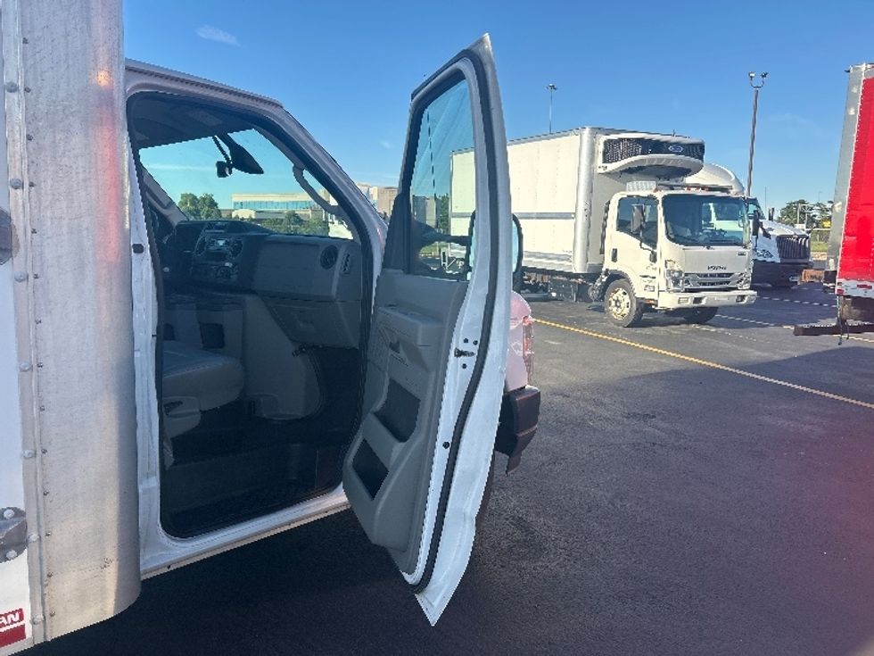 Light Duty Box Truck-Light and Medium Duty Trucks-Ford-2022-E350-Loveland-CO-107,611\n\t\tmiles-$ 28,750 - Image 20