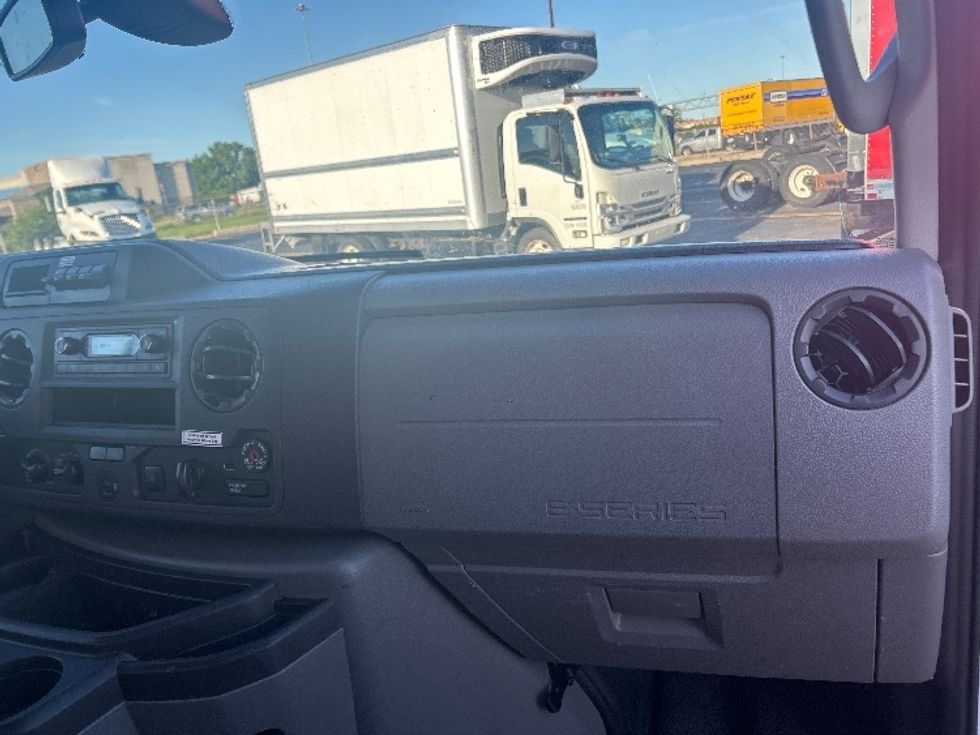 Light Duty Box Truck-Light and Medium Duty Trucks-Ford-2022-E350-Loveland-CO-107,611\n\t\tmiles-$ 28,750 - Image 21
