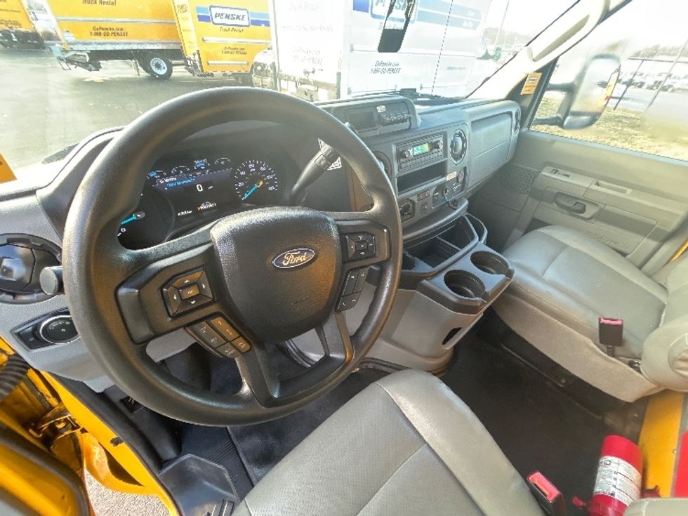 Light Duty Box Truck-Light and Medium Duty Trucks-Ford-2022-E350-Lowell-AR-117,770\n\t\tmiles-$ 24,750 - Image 15