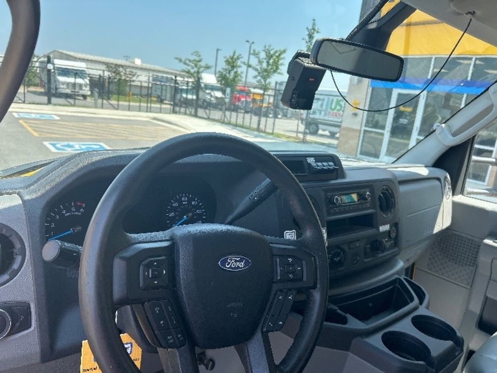 Light Duty Box Truck-Light and Medium Duty Trucks-Ford-2022-E350-Lowell-AR-128,959\n\t\tmiles-$ 21,250 - Image 13