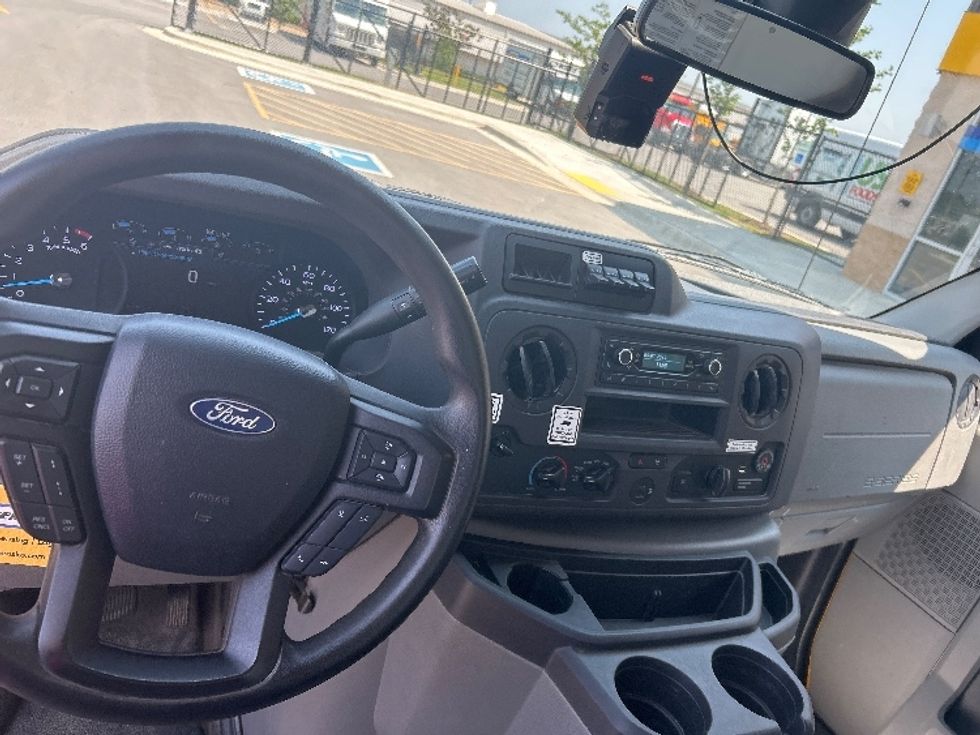 Light Duty Box Truck-Light and Medium Duty Trucks-Ford-2022-E350-Lowell-AR-128,959\n\t\tmiles-$ 21,250 - Image 14