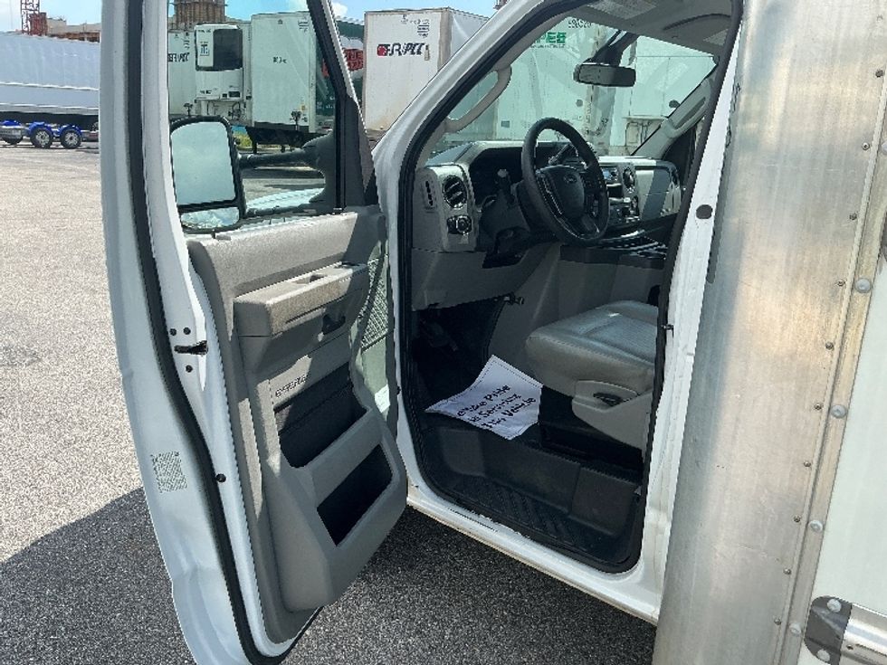 Light Duty Box Truck-Light and Medium Duty Trucks-Ford-2022-E350-Loxley-AL-91,780\n\t\tmiles-$ 32,750 - Image 13