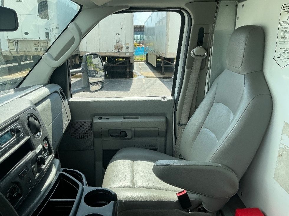 Light Duty Box Truck-Light and Medium Duty Trucks-Ford-2022-E350-Loxley-AL-91,780\n\t\tmiles-$ 32,750 - Image 16