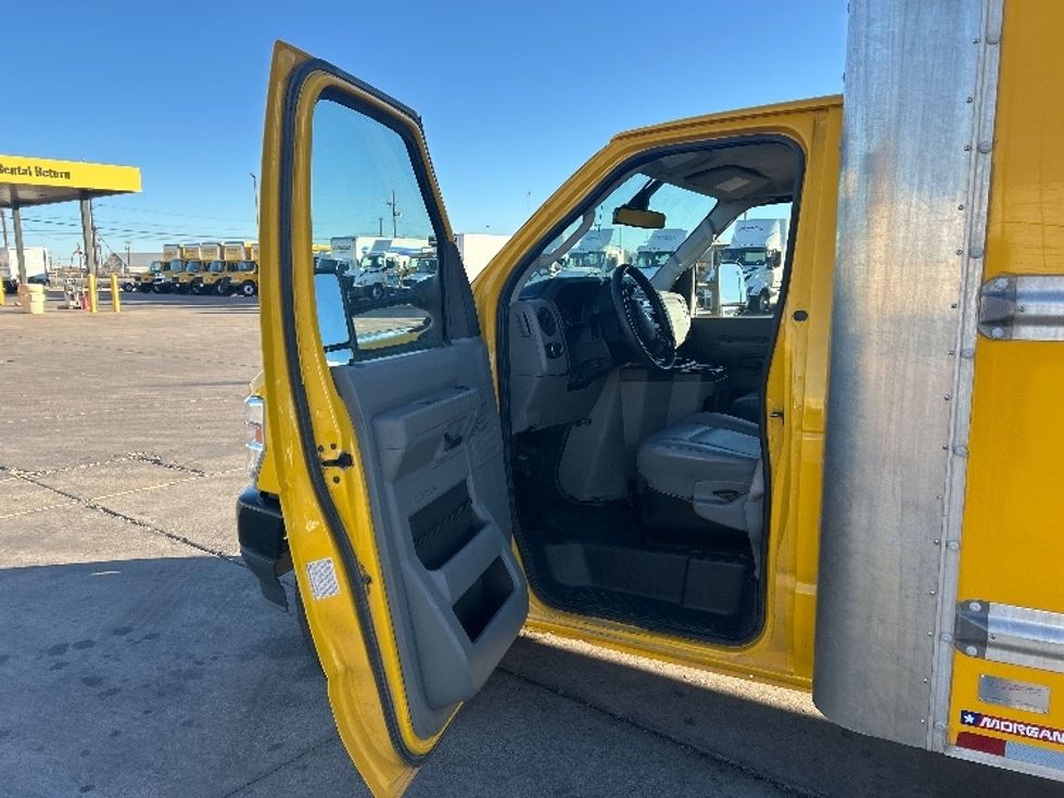 Light Duty Box Truck-Light and Medium Duty Trucks-Ford-2022-E350-Lubbock-TX-108,997\n\t\tmiles-$ 26,500 - Image 16