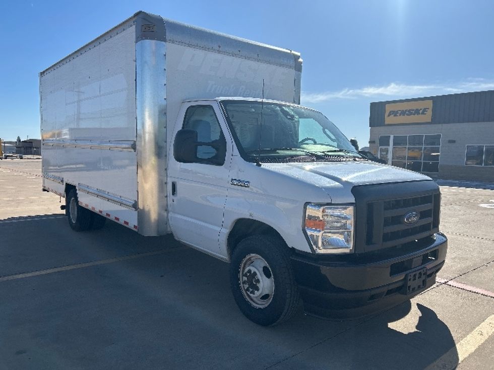 Light Duty Box Truck-Light and Medium Duty Trucks-Ford-2022-E350-Lubbock-TX-114,597\n\t\tmiles-$ 28,500 - Image 1