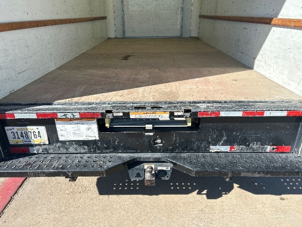 Light Duty Box Truck-Light and Medium Duty Trucks-Ford-2022-E350-Lubbock-TX-114,597\n\t\tmiles-$ 28,500 - Image 10