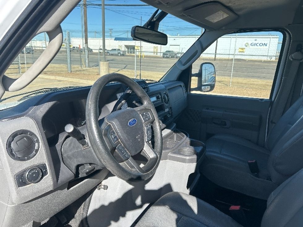 Light Duty Box Truck-Light and Medium Duty Trucks-Ford-2022-E350-Lubbock-TX-114,597\n\t\tmiles-$ 28,500 - Image 17