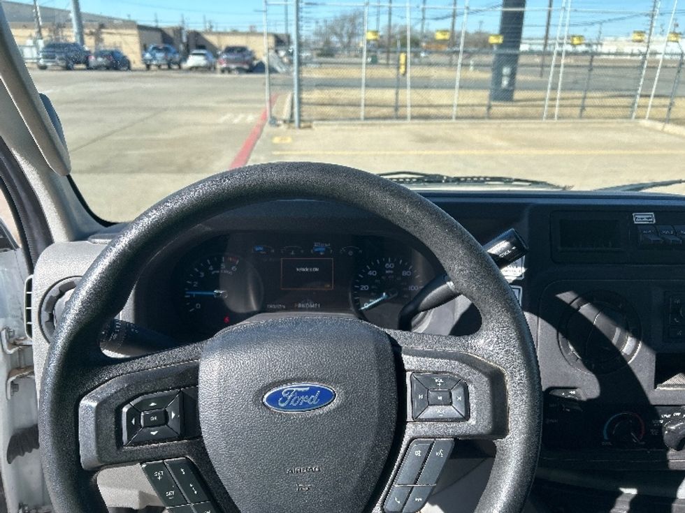 Light Duty Box Truck-Light and Medium Duty Trucks-Ford-2022-E350-Lubbock-TX-114,597\n\t\tmiles-$ 28,500 - Image 18