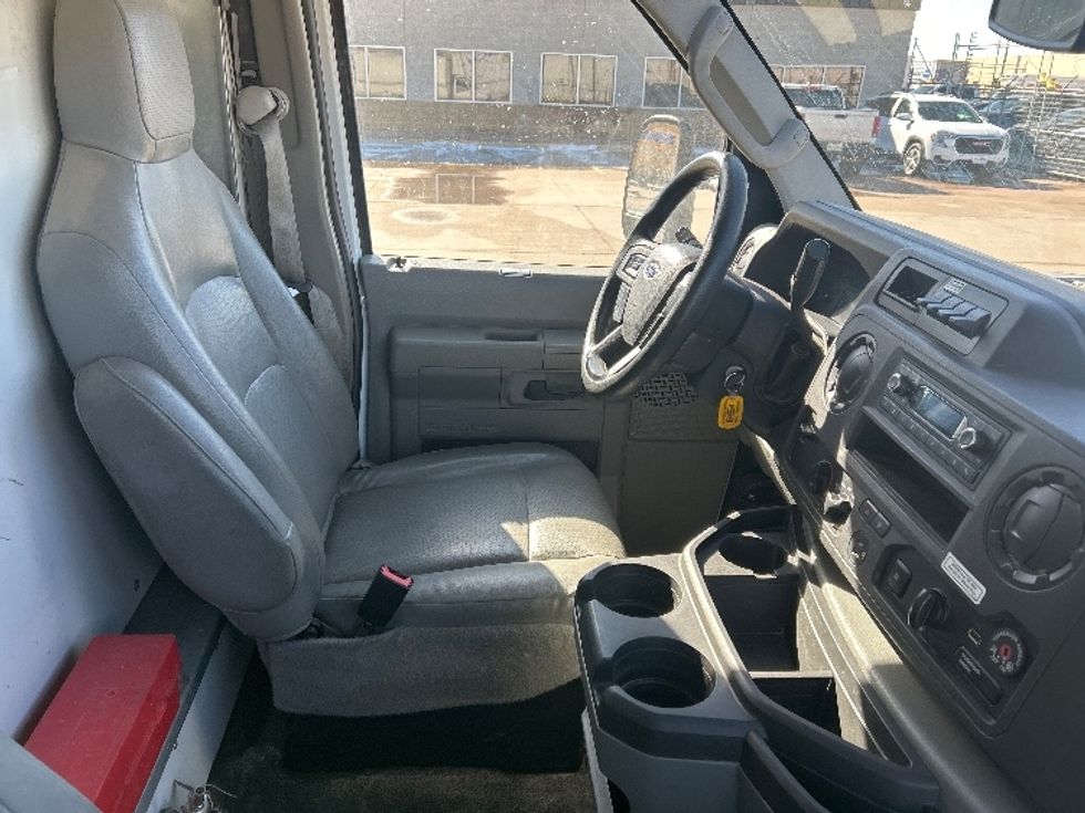Light Duty Box Truck-Light and Medium Duty Trucks-Ford-2022-E350-Lubbock-TX-114,597\n\t\tmiles-$ 28,500 - Image 22