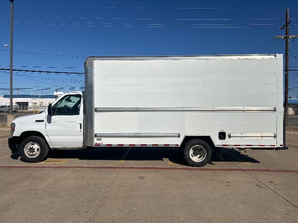 Light Duty Box Truck-Light and Medium Duty Trucks-Ford-2022-E350-Lubbock-TX-114,597\n\t\tmiles-$ 28,500 - Image 4