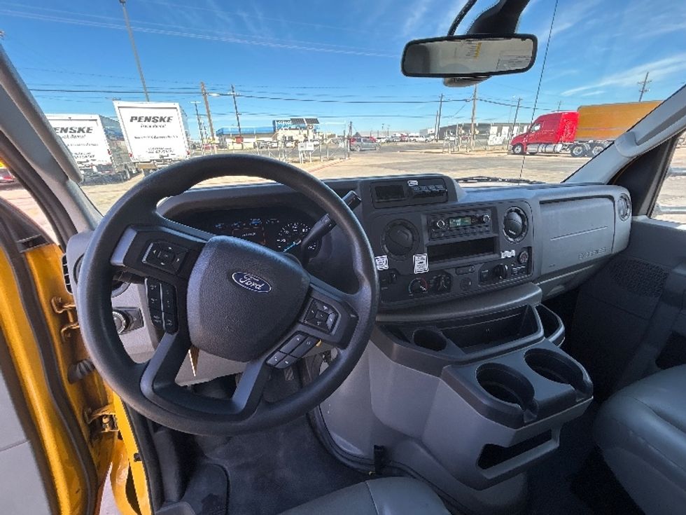 Light Duty Box Truck-Light and Medium Duty Trucks-Ford-2022-E350-Lubbock-TX-127,567\n\t\tmiles-$ 21,750 - Image 18