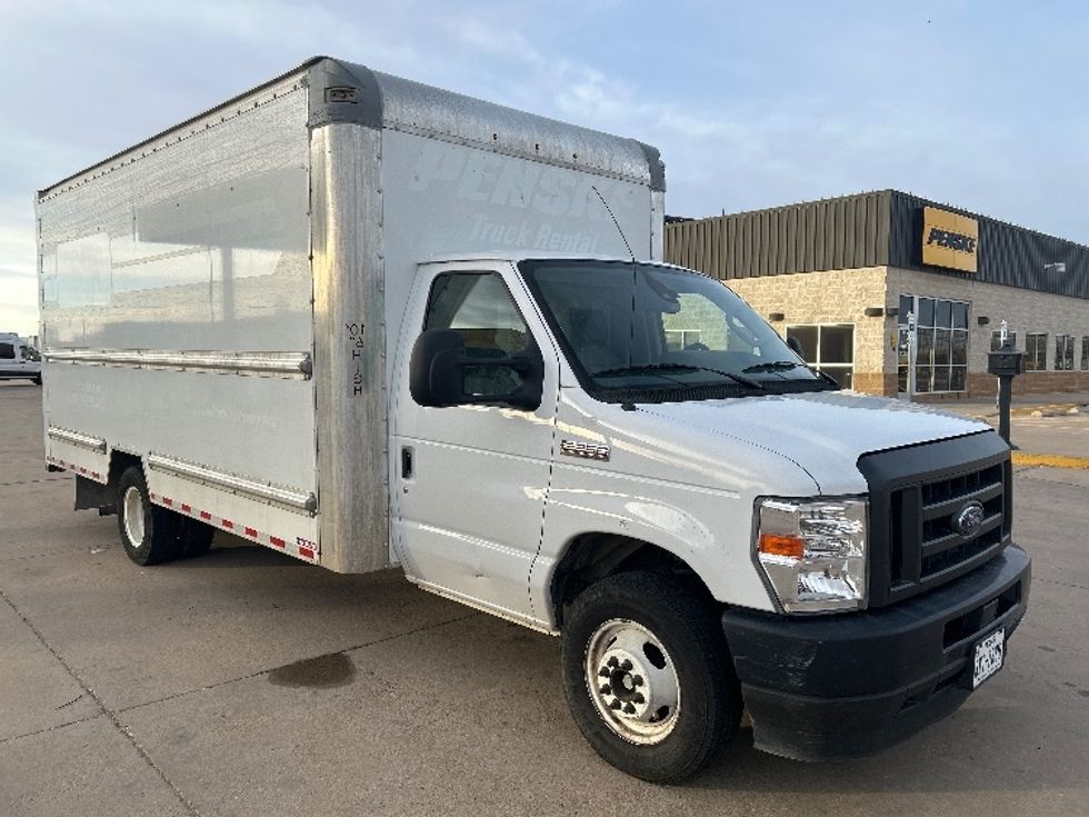 Light Duty Box Truck-Light and Medium Duty Trucks-Ford-2022-E350-Lubbock-TX-127,693\n\t\tmiles-$ 26,250 - Image 1