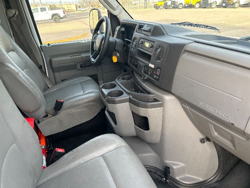 Light Duty Box Truck-Light and Medium Duty Trucks-Ford-2022-E350-Lubbock-TX-127,693\n\t\tmiles-$ 26,250 - Image 21