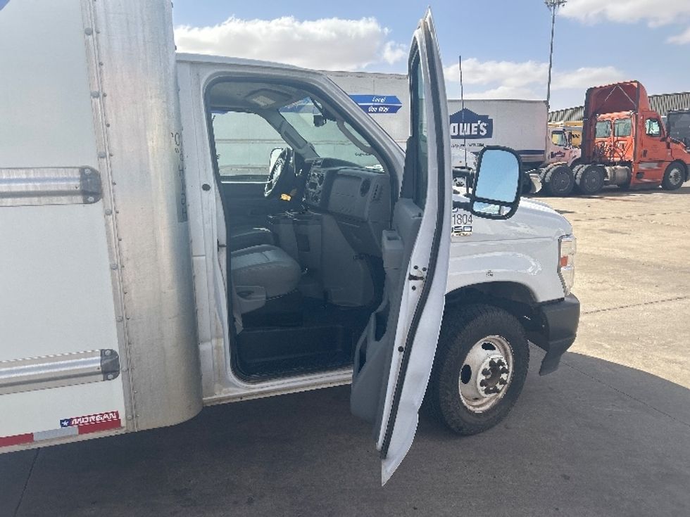 Light Duty Box Truck-Light and Medium Duty Trucks-Ford-2022-E350-Lubbock-TX-92,848\n\t\tmiles-$ 32,250 - Image 19