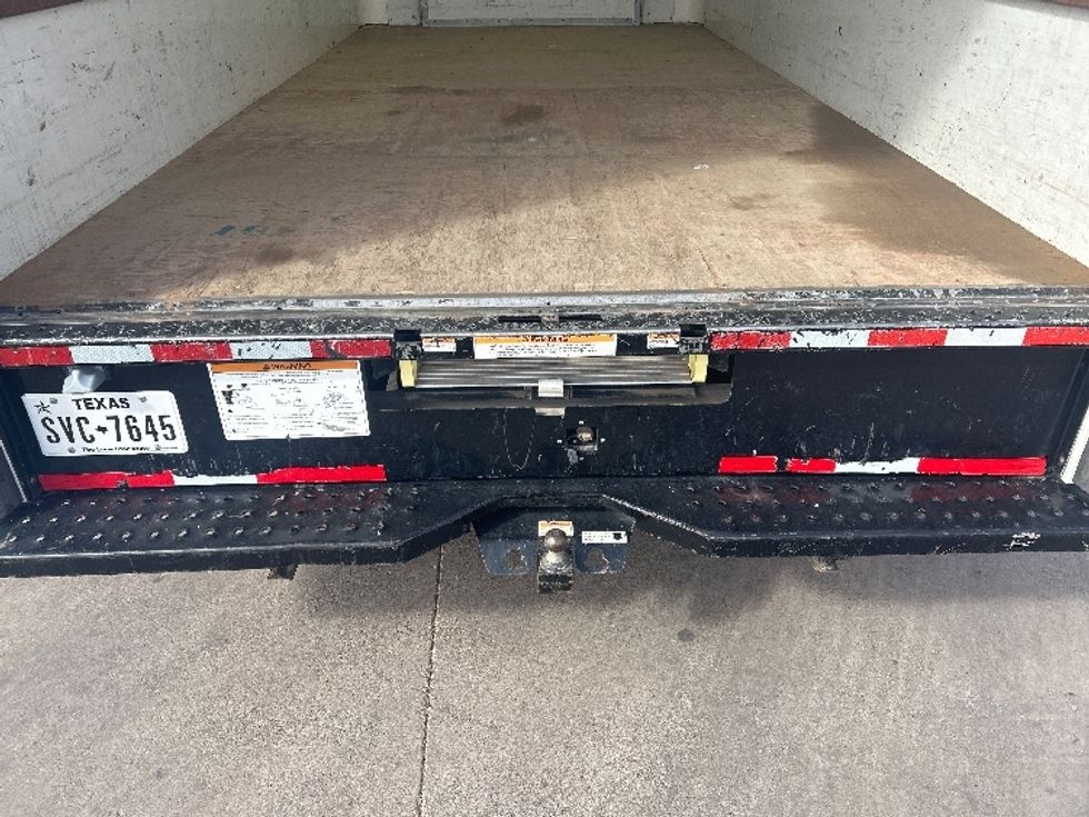 Light Duty Box Truck-Light and Medium Duty Trucks-Ford-2022-E350-Lubbock-TX-92,848\n\t\tmiles-$ 32,250 - Image 9