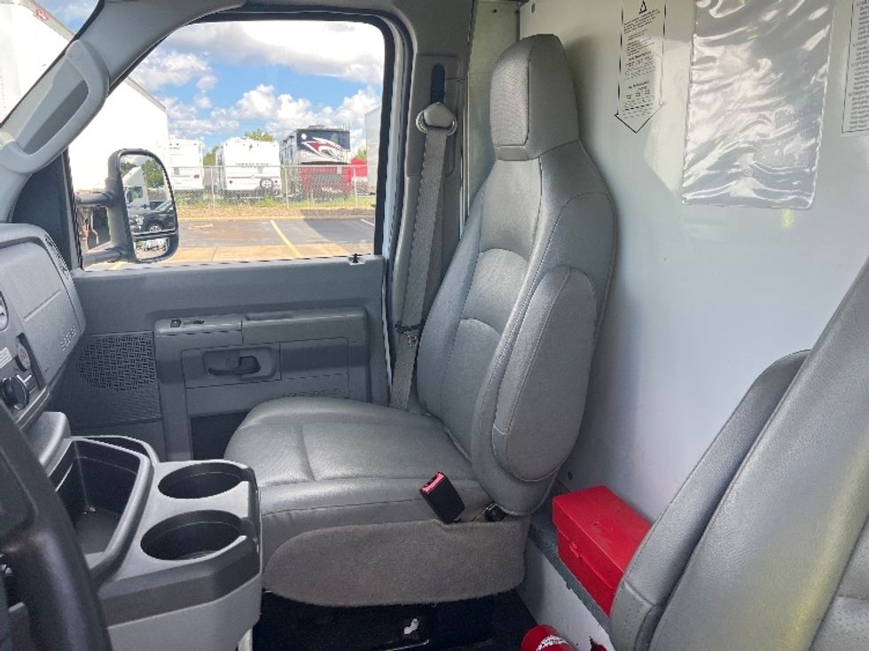 Light Duty Box Truck-Light and Medium Duty Trucks-Ford-2022-E350-Lubbock-TX-99,979\n\t\tmiles-$ 30,750 - Image 15