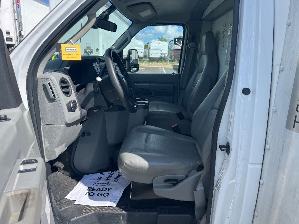 Light Duty Box Truck-Light and Medium Duty Trucks-Ford-2022-E350-Lubbock-TX-99,979\n\t\tmiles-$ 30,750 - Image 16