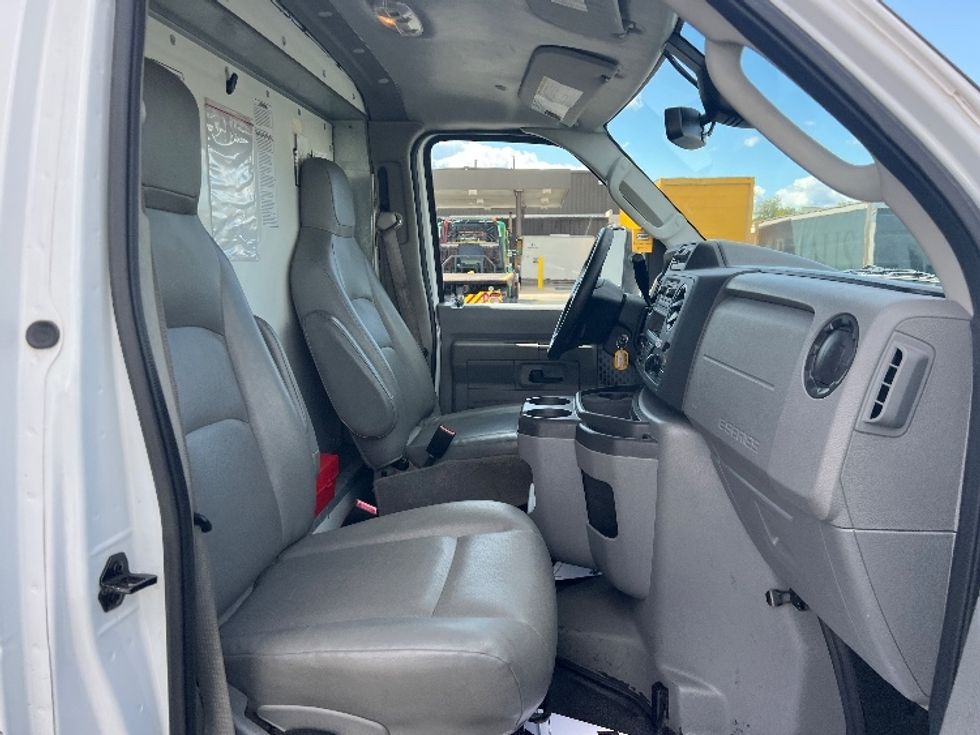 Light Duty Box Truck-Light and Medium Duty Trucks-Ford-2022-E350-Lubbock-TX-99,979\n\t\tmiles-$ 30,750 - Image 19