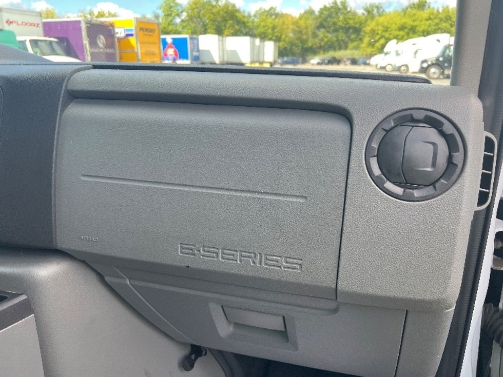Light Duty Box Truck-Light and Medium Duty Trucks-Ford-2022-E350-Lubbock-TX-99,979\n\t\tmiles-$ 30,750 - Image 20
