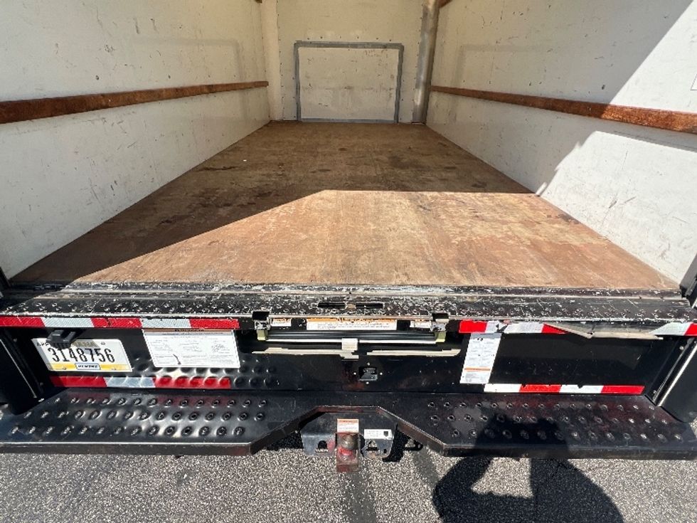 Light Duty Box Truck-Light and Medium Duty Trucks-Ford-2022-E350-Lubbock-TX-99,979\n\t\tmiles-$ 30,750 - Image 9