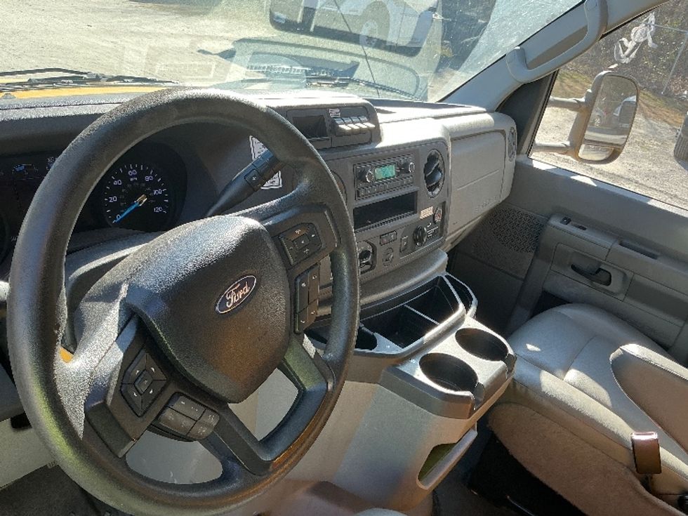 Light Duty Box Truck-Light and Medium Duty Trucks-Ford-2022-E350-Macon-GA-90,323\n\t\tmiles-$ 30,250 - Image 17