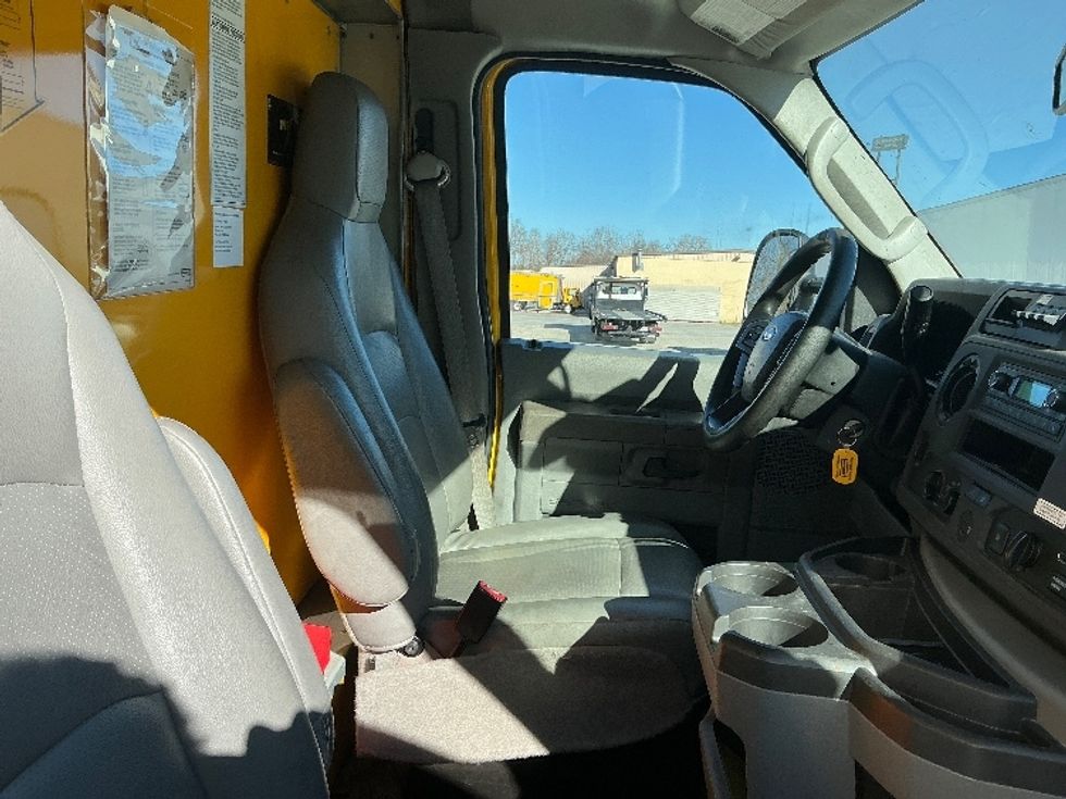 Light Duty Box Truck-Light and Medium Duty Trucks-Ford-2022-E350-Macon-GA-90,323\n\t\tmiles-$ 30,250 - Image 22