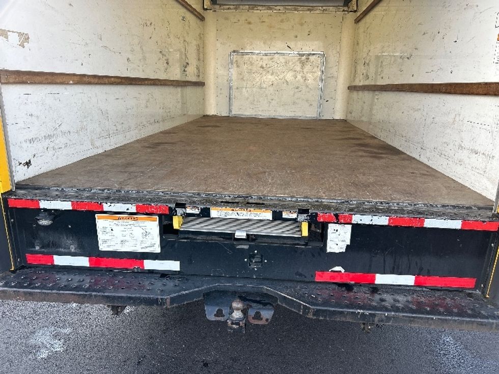 Light Duty Box Truck-Light and Medium Duty Trucks-Ford-2022-E350-Madison-AL-104,435\n\t\tmiles-$ 28,500 - Image 10