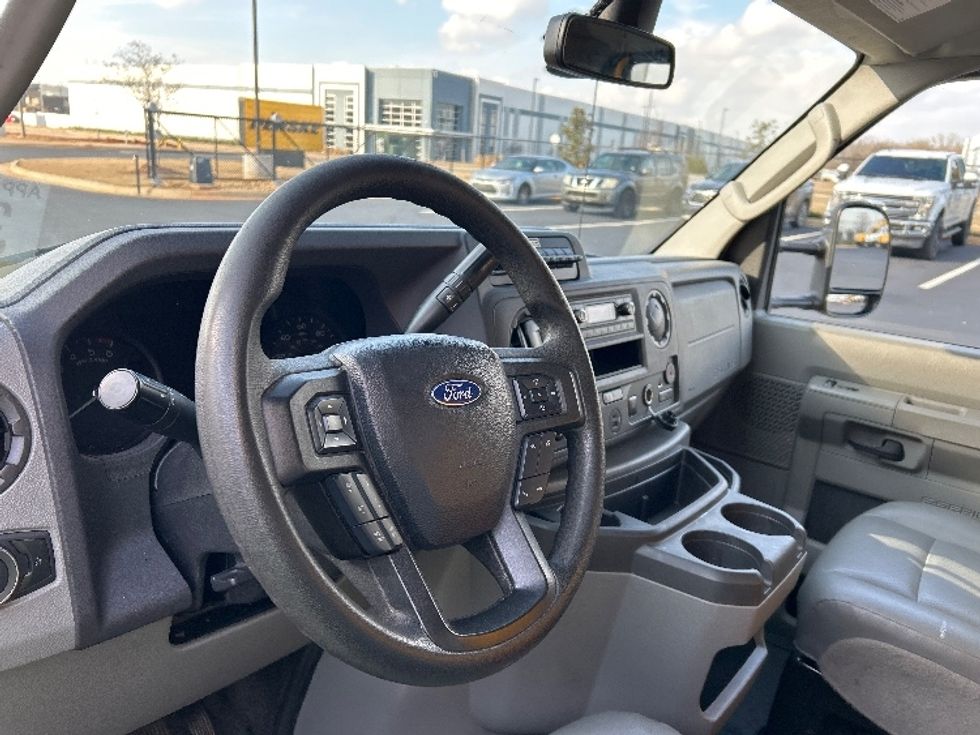 Light Duty Box Truck-Light and Medium Duty Trucks-Ford-2022-E350-Madison-AL-104,435\n\t\tmiles-$ 28,500 - Image 17