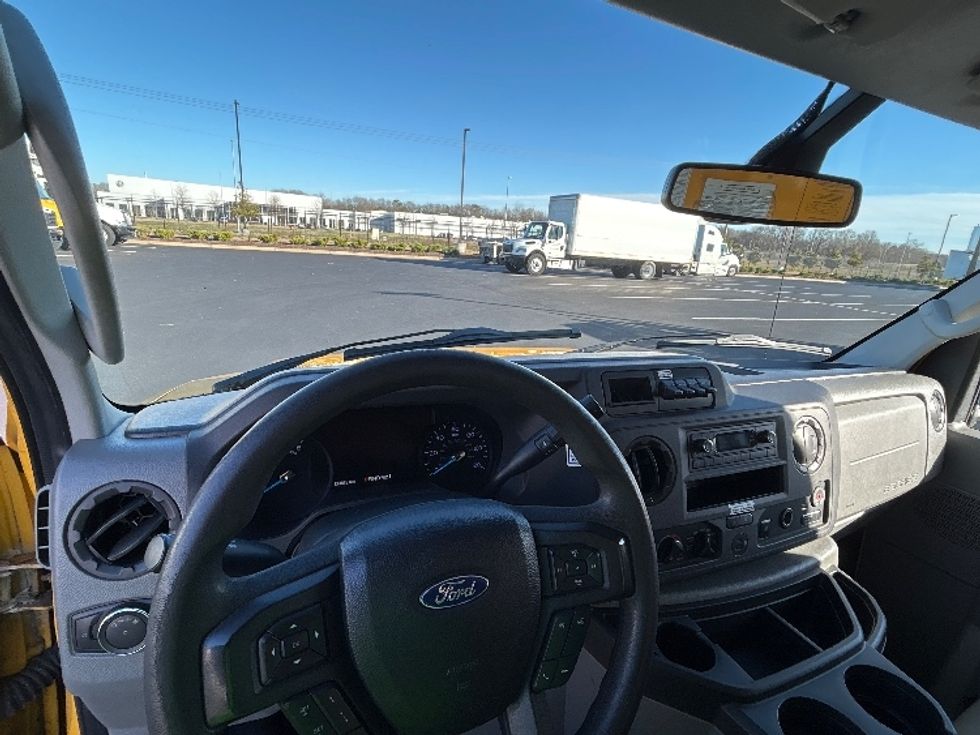 Light Duty Box Truck-Light and Medium Duty Trucks-Ford-2022-E350-Madison-AL-130,868\n\t\tmiles-$ 23,750 - Image 17