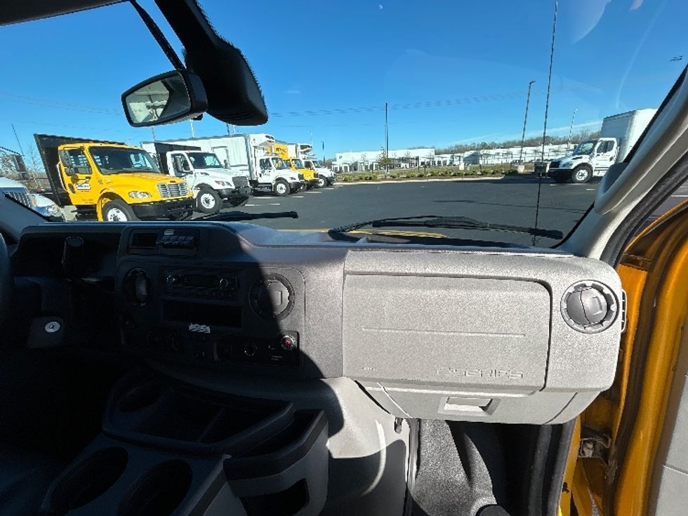 Light Duty Box Truck-Light and Medium Duty Trucks-Ford-2022-E350-Madison-AL-130,868\n\t\tmiles-$ 23,750 - Image 24