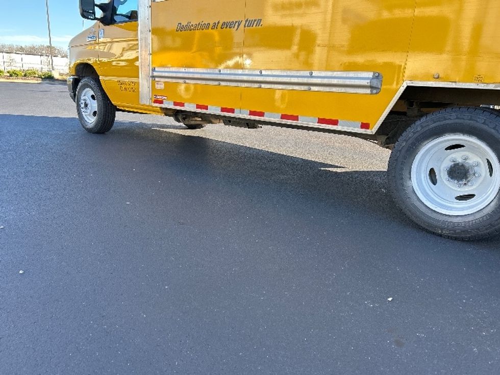 Light Duty Box Truck-Light and Medium Duty Trucks-Ford-2022-E350-Madison-AL-130,868\n\t\tmiles-$ 23,750 - Image 5