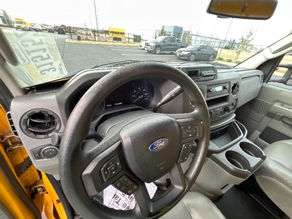 Light Duty Box Truck-Light and Medium Duty Trucks-Ford-2022-E350-Madison-AL-93,219\n\t\tmiles-$ 30,000 - Image 17