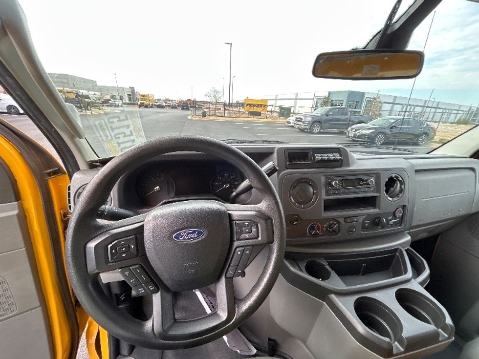 Light Duty Box Truck-Light and Medium Duty Trucks-Ford-2022-E350-Madison-AL-93,219\n\t\tmiles-$ 30,000 - Image 18