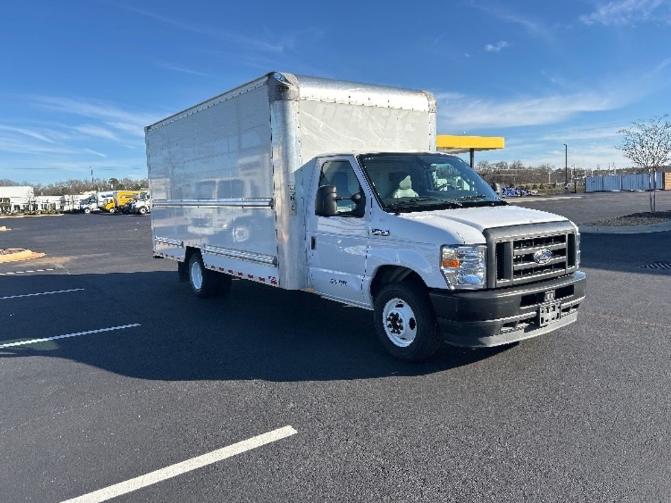 Light Duty Box Truck-Light and Medium Duty Trucks-Ford-2022-E350-Madison-AL-95,180\n\t\tmiles-$ 32,750 - Image 1