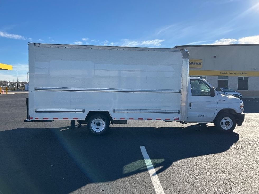Light Duty Box Truck-Light and Medium Duty Trucks-Ford-2022-E350-Madison-AL-95,180\n\t\tmiles-$ 32,750 - Image 15