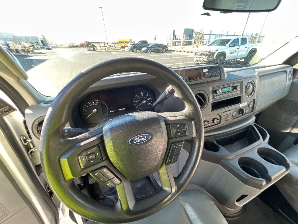 Light Duty Box Truck-Light and Medium Duty Trucks-Ford-2022-E350-Madison-AL-95,180\n\t\tmiles-$ 32,750 - Image 17