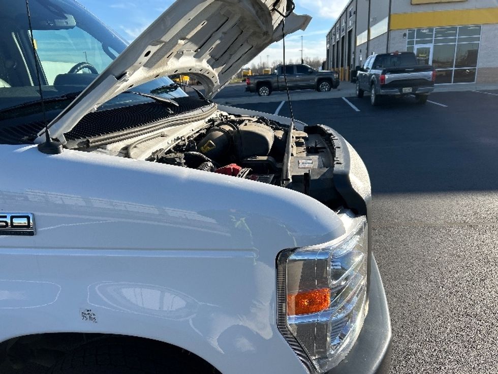 Light Duty Box Truck-Light and Medium Duty Trucks-Ford-2022-E350-Madison-AL-95,180\n\t\tmiles-$ 32,750 - Image 23