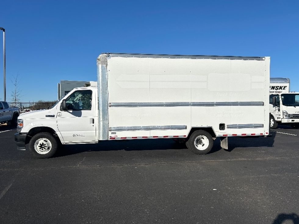 Light Duty Box Truck-Light and Medium Duty Trucks-Ford-2022-E350-Madison-AL-95,180\n\t\tmiles-$ 32,750 - Image 4