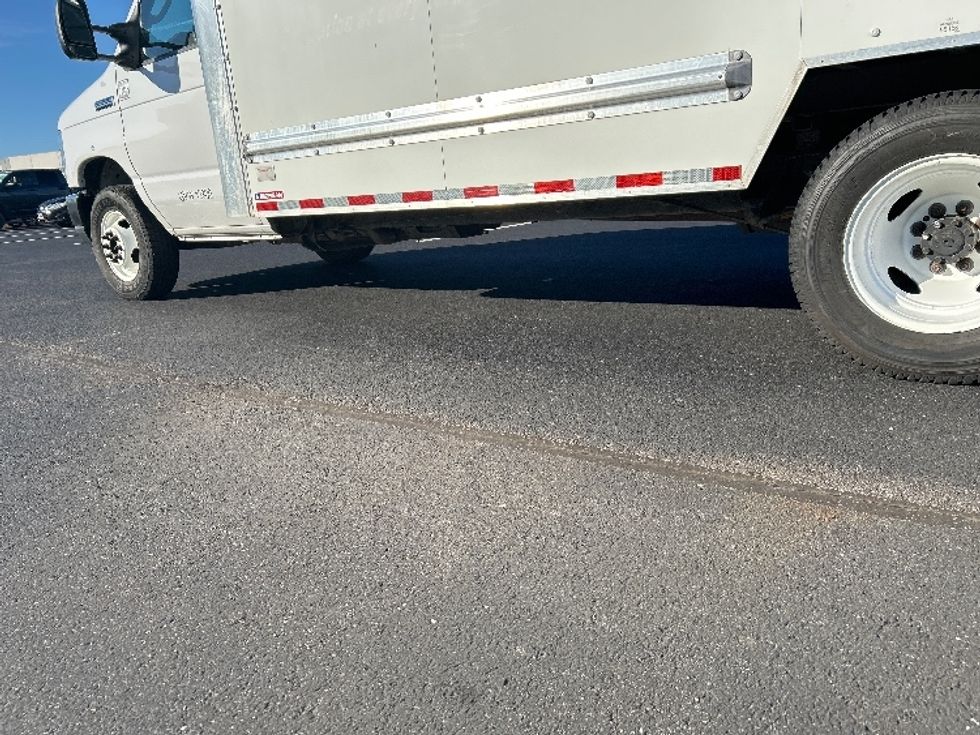 Light Duty Box Truck-Light and Medium Duty Trucks-Ford-2022-E350-Madison-AL-95,180\n\t\tmiles-$ 32,750 - Image 5